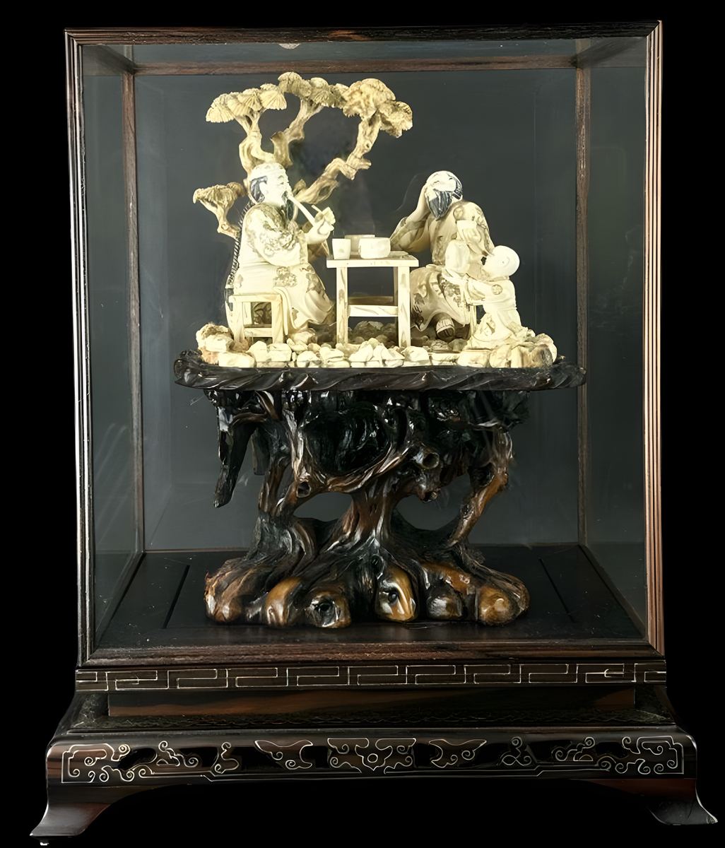 Chinese Carving in its display case: List of items